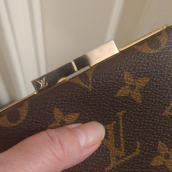 Louis Vuitton Monogram Kiss-lock Coin and Card Wallet - Picture 8 of 15